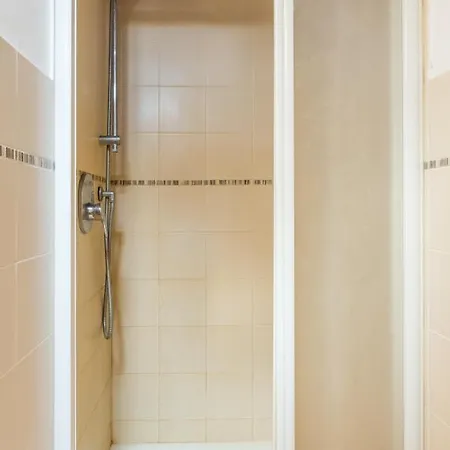 Liberty House - Vicina Fermate Bus E Treno Per Torino Кьери