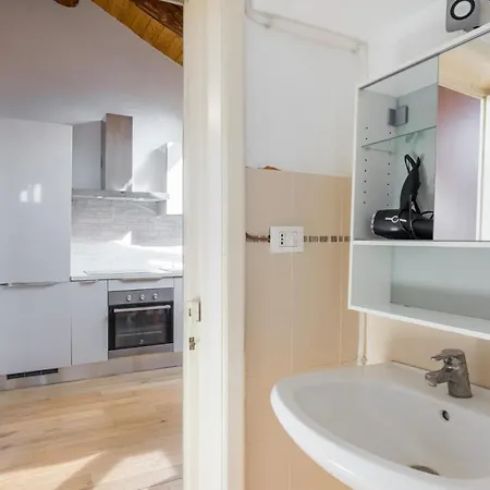 Apartment Liberty House - Vicina Fermate Bus E Treno Per Torino *