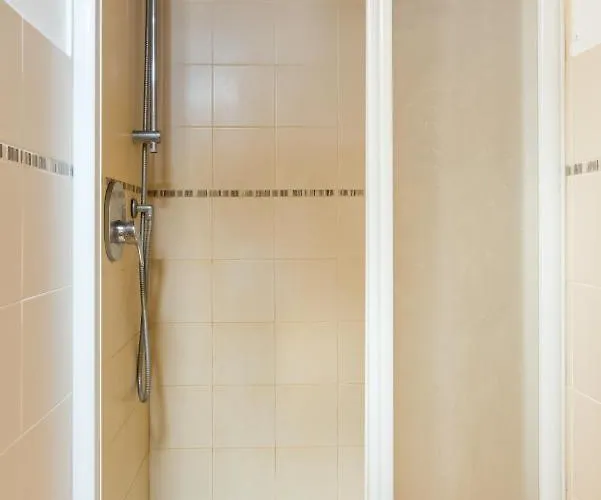 Liberty House - Vicina Fermate Bus E Treno Per Torino キエーリ